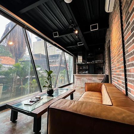 Hotel Lleras Medellin Bagian luar foto