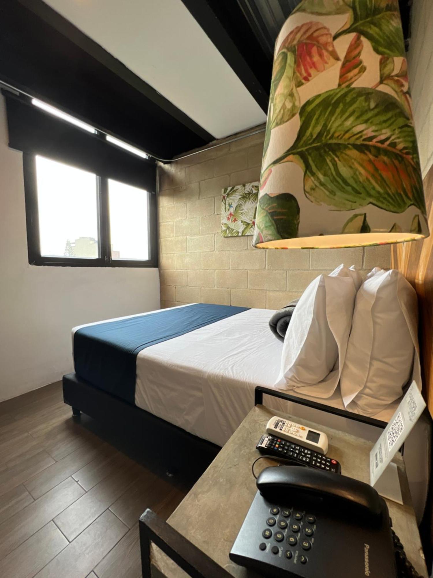 Hotel Lleras Medellin Bagian luar foto