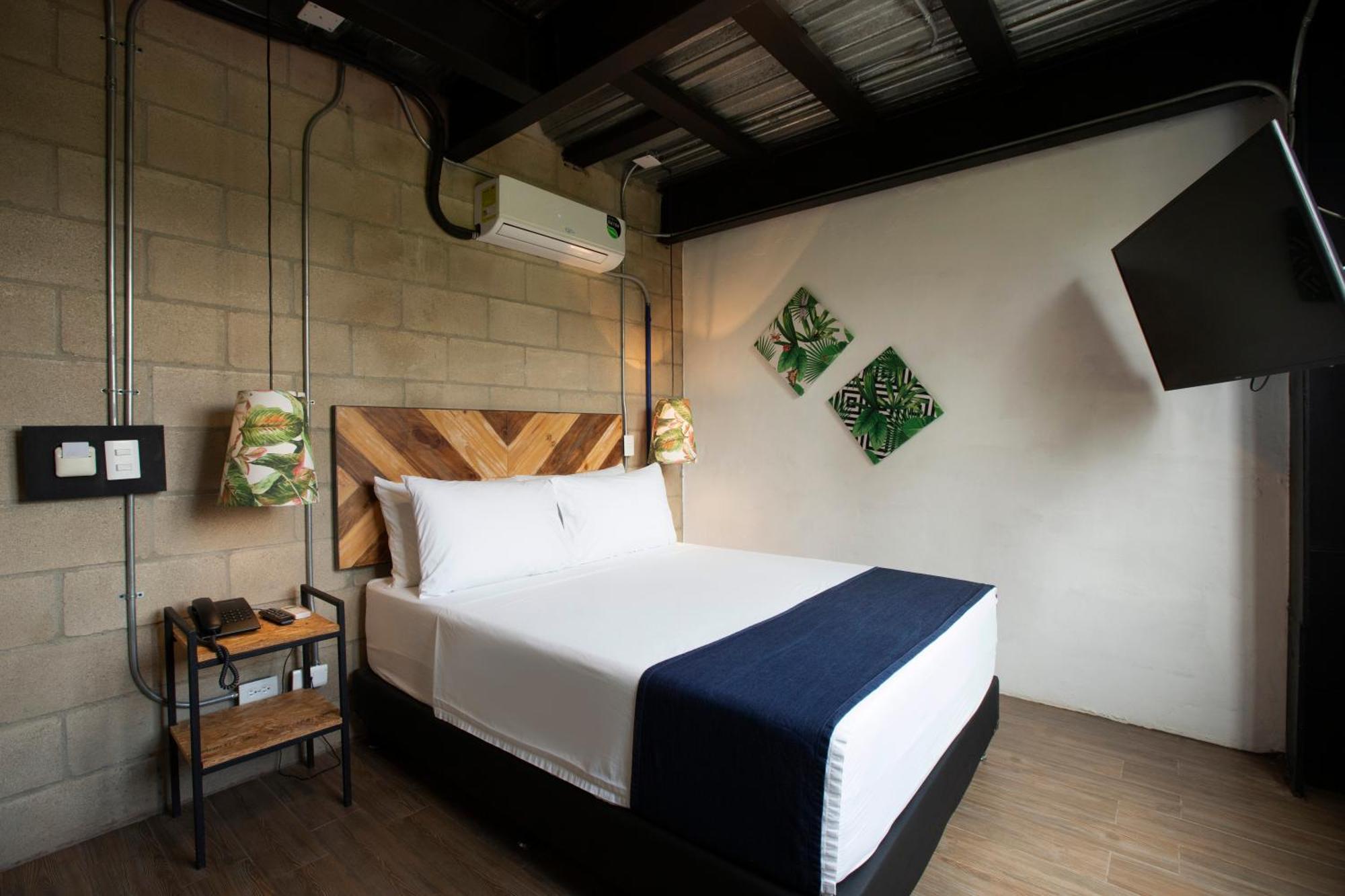 Hotel Lleras Medellin Bagian luar foto
