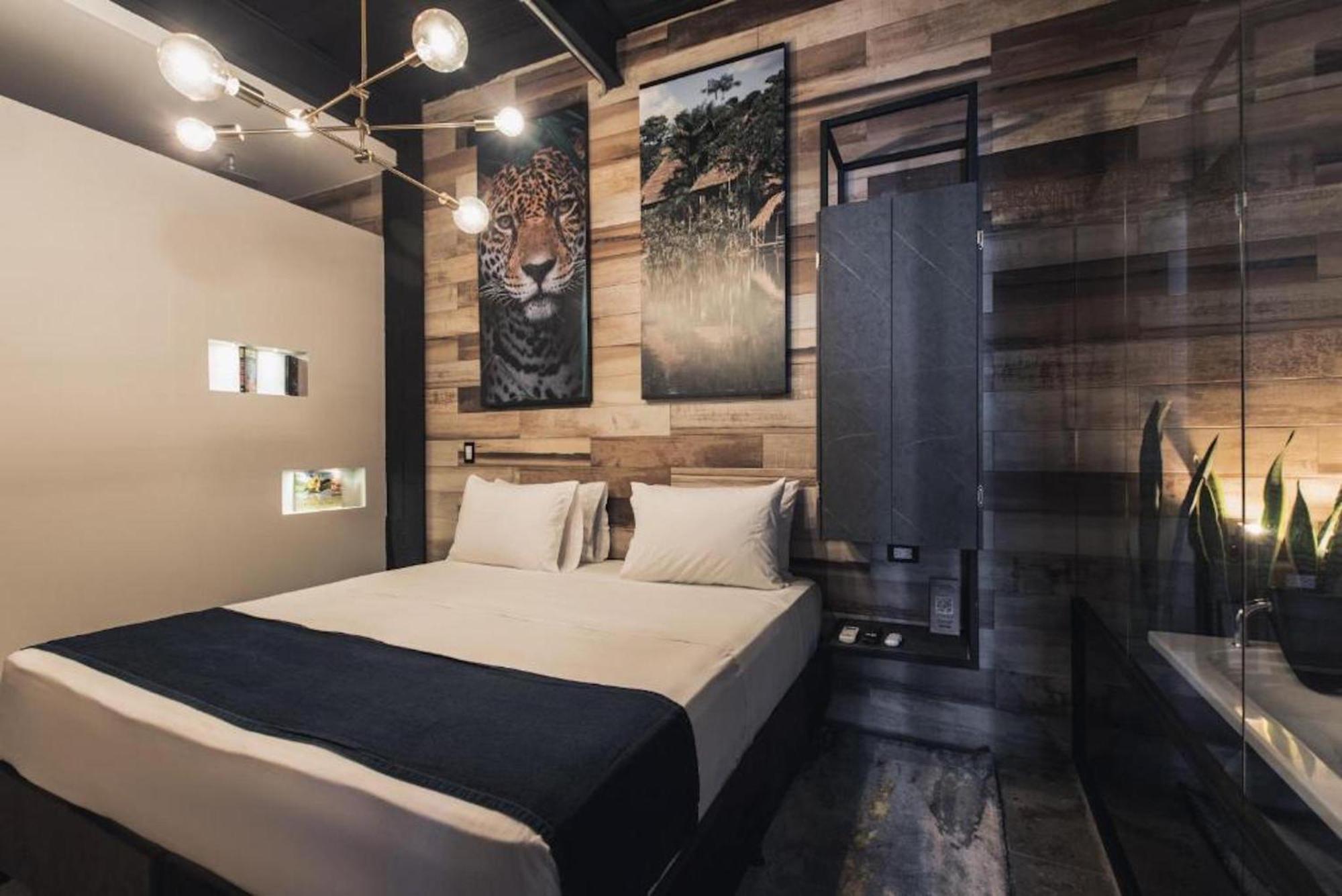 Hotel Lleras Medellin Bagian luar foto