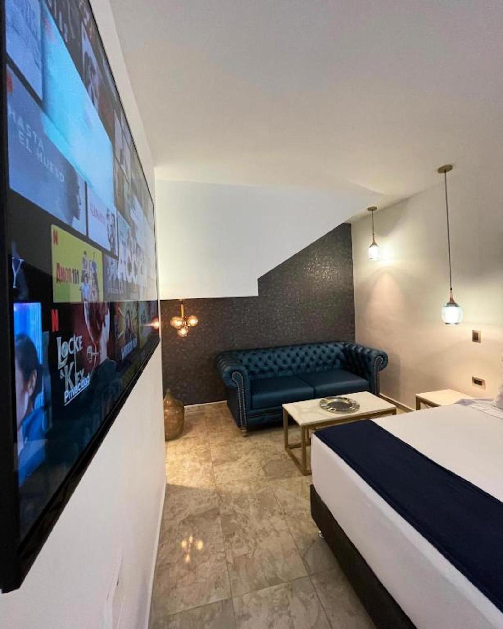 Hotel Lleras Medellin Bagian luar foto