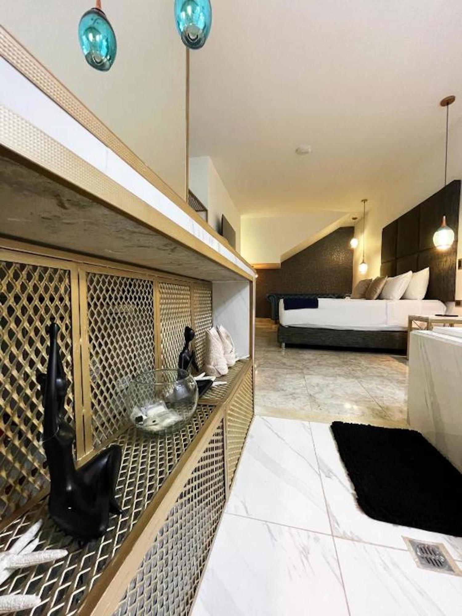 Hotel Lleras Medellin Bagian luar foto