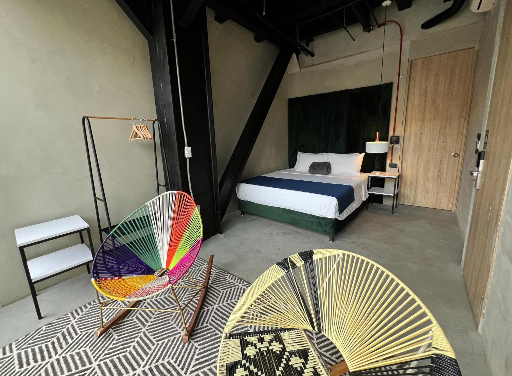 Hotel Lleras Medellin Bagian luar foto