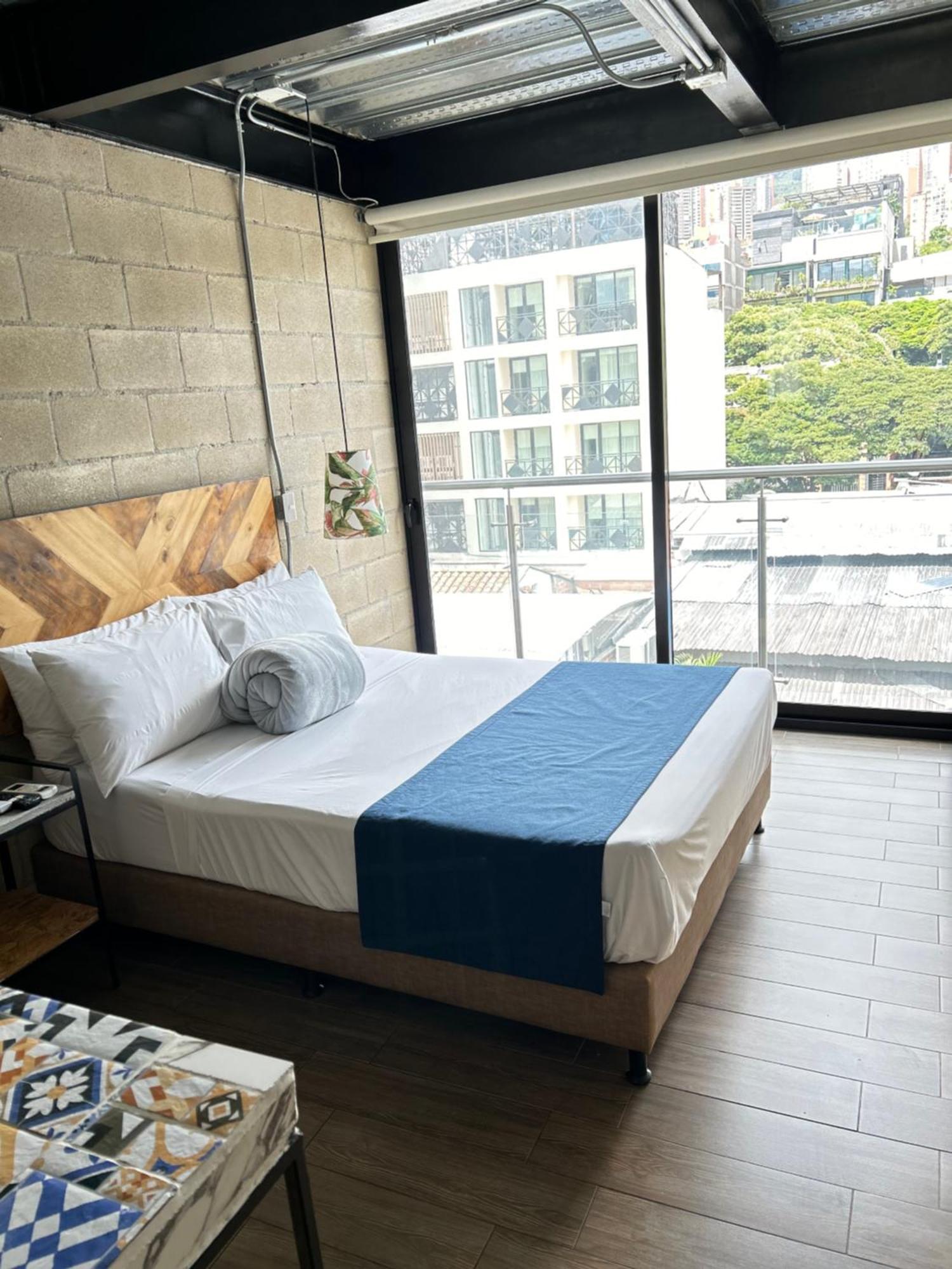 Hotel Lleras Medellin Bagian luar foto