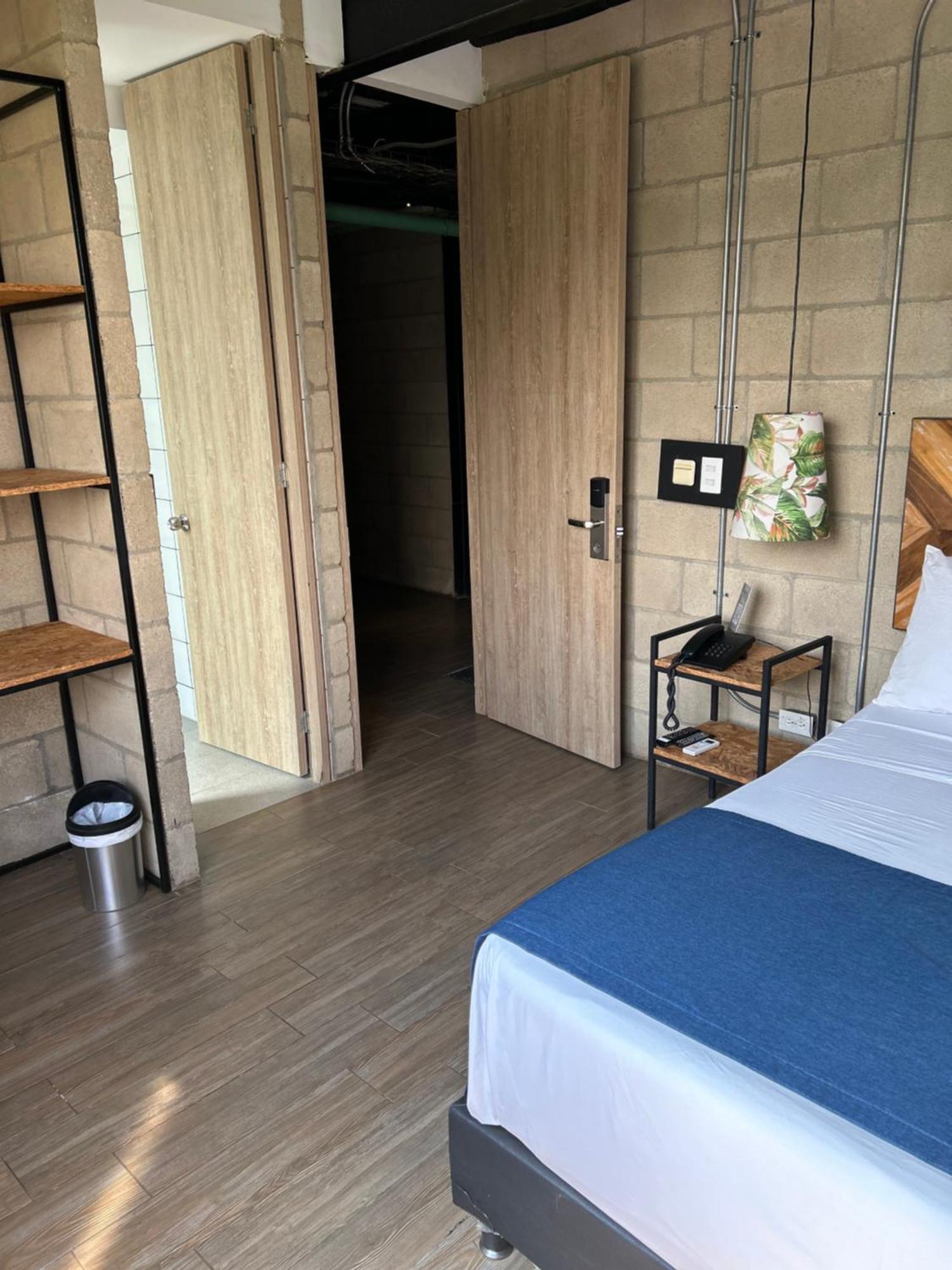 Hotel Lleras Medellin Bagian luar foto
