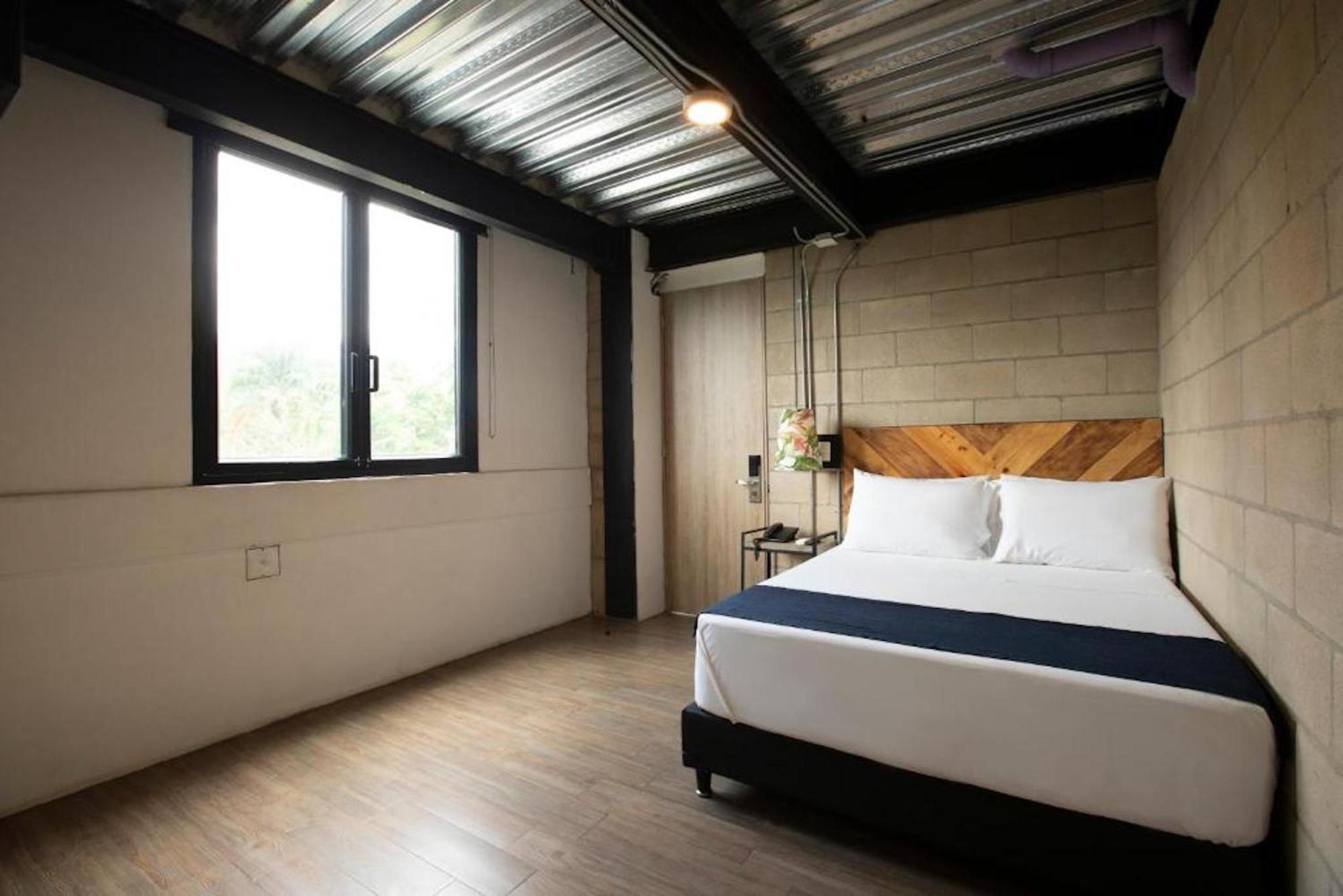 Hotel Lleras Medellin Bagian luar foto